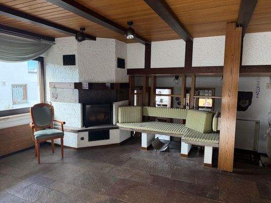 Wohnbereich mit Kamin