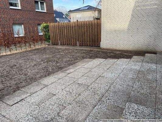 Terrasse mit Gartenbereich