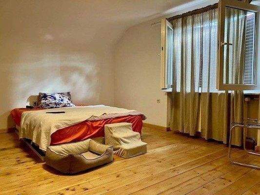 Schlafzimmer _ Kinderzimmer DG.jpg