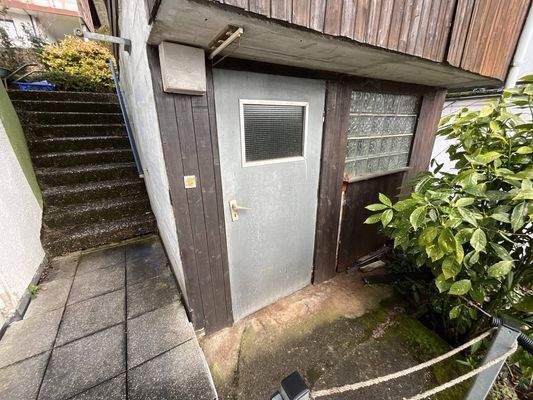 Hobbyraum / Werkstatt unter Carport