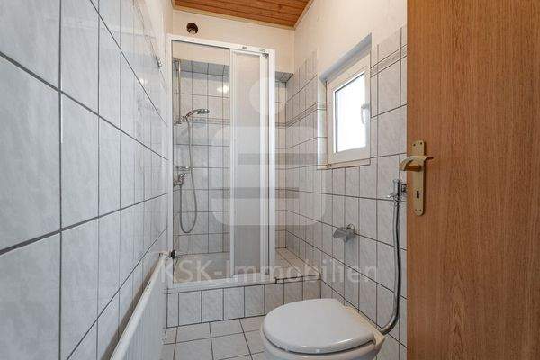 Badezimmer mit Dusche