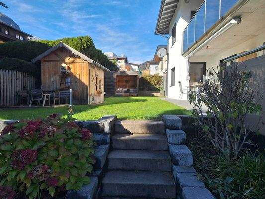 Garten mit Terasse
