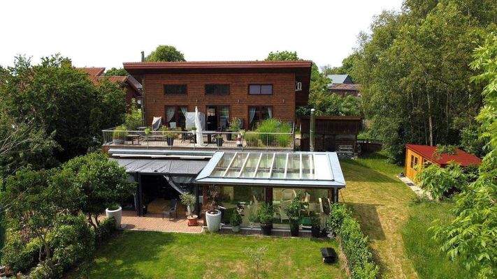 Hausansicht aus dem Garten