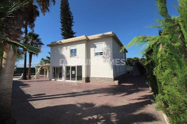 Spanish Style House with Pool in Elche Alicante