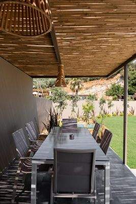 Kreta, Tavronitis: Zeitgenössisch eingerichtete Villa mit Pool zu verkaufen