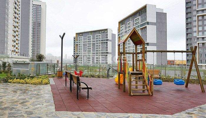 Apartments with Outdoor Swimming Pool in İstanbul Avcılar