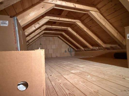 Viel Platz auf dem Dachboden