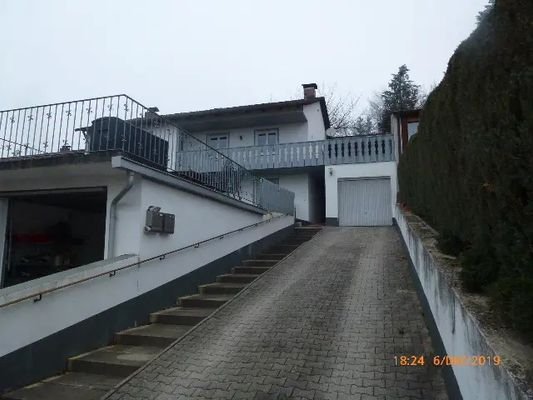 Auffahrt zur Garage