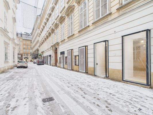 CAM03282G0-PR0126-STILL016