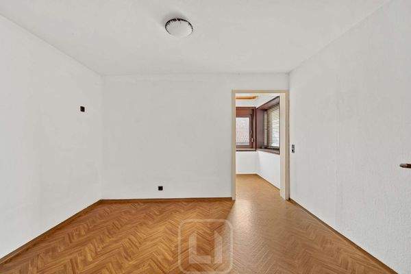 1. OG Zimmer 3 mit Ankleide