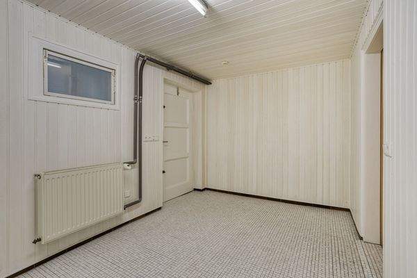 Keller mit Ausgang zum Hof