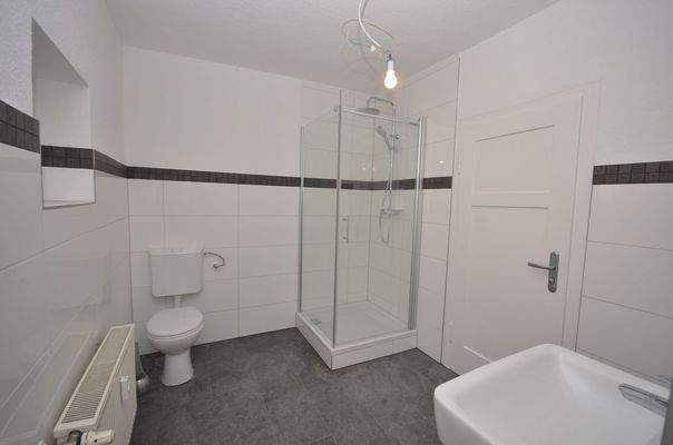 Tageslichtbad mit Dusche