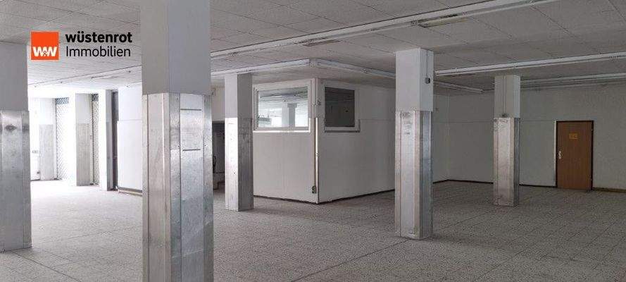 Verkaufsfläche mit Büro EG