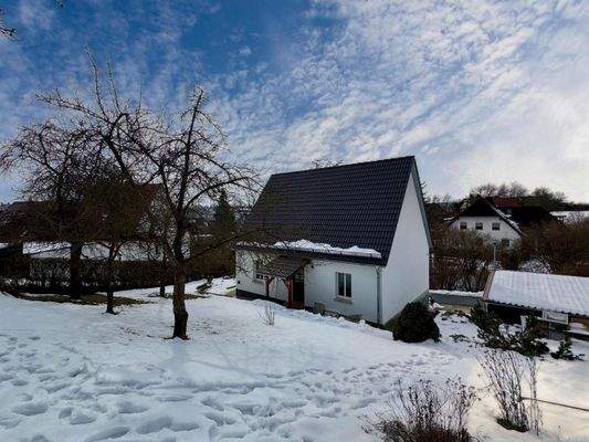 Seitenansicht mit Garten