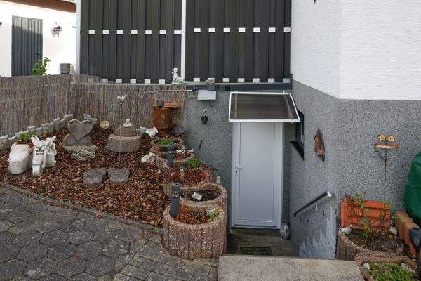 Blick zum Kellereingang