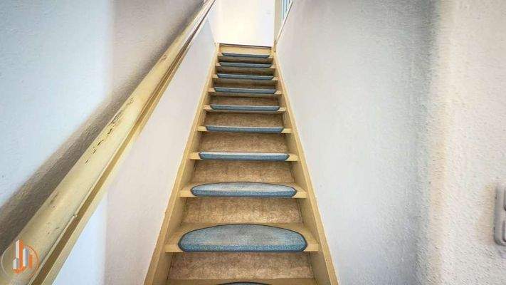 Treppe zum Obergeschoss