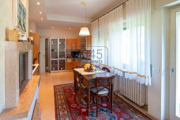 Exklusives Villenanwesen mit Seeblick in Garda - Gardasee