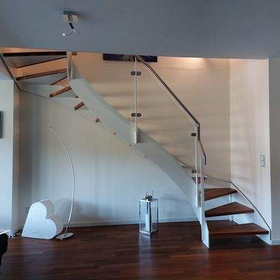 offene Treppe zum 2.OG