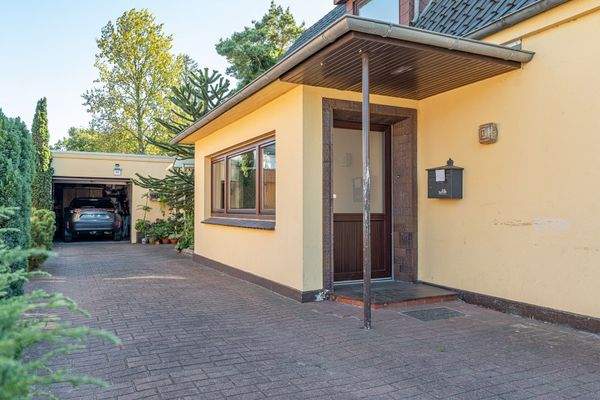 Eingang,  vordere Wohneinheit