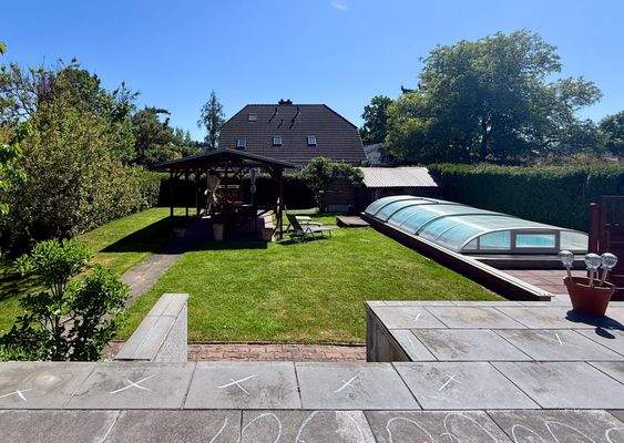 Gartenansicht von der Terrasse