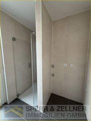 Dusche und WM-Anschluss