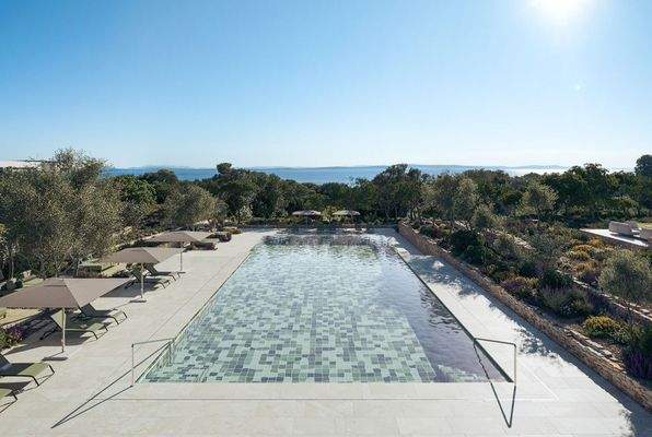 20241016-Residences Aurora - Residence Pool II-