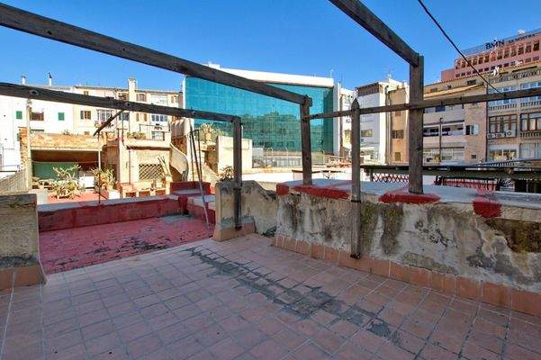 Gebäude mit vielen Möglichkeiten zum Verkauf in Palma de Mallorca