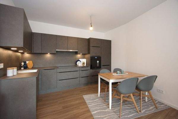 Beispielbild - hochwertige Einbauküche