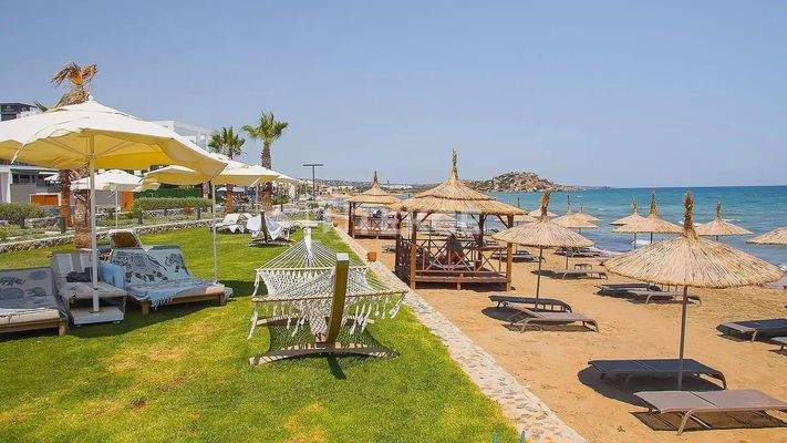 1- Bed Beachfront Furnished Apartment in North Cyprus İskele