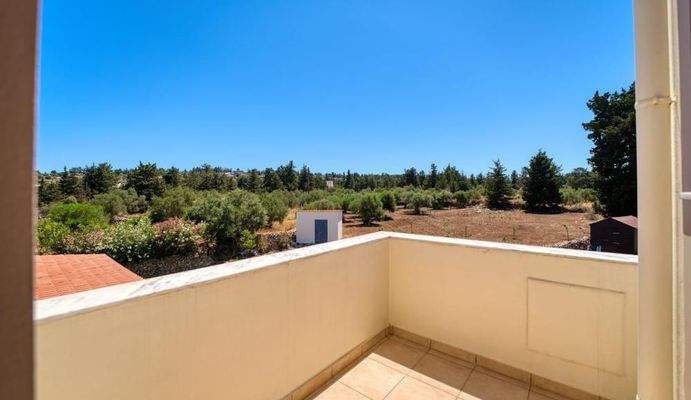 Kreta, Xirosterni: Ruhiges Anwesen in der Nähe des Strandes zu verkaufen