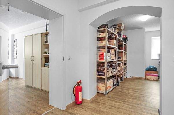 Büro und Abstellraum