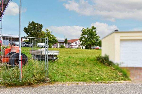 Süd Ansicht Zufahrt