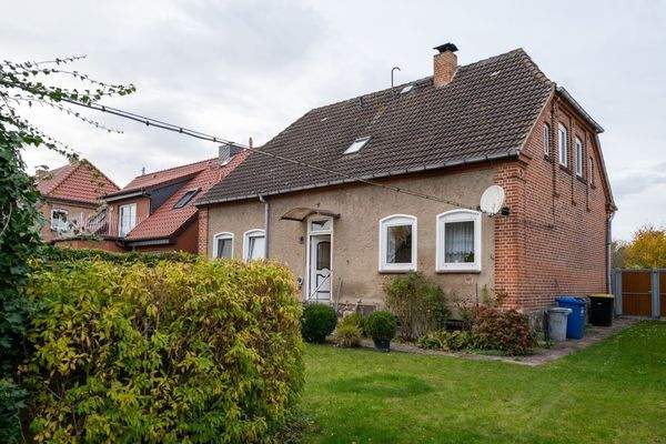 Hausansicht von der Seite