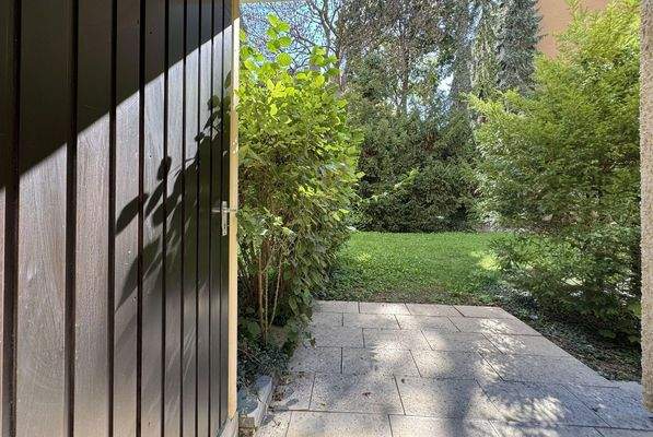 Ruhige sonnige Terrasse