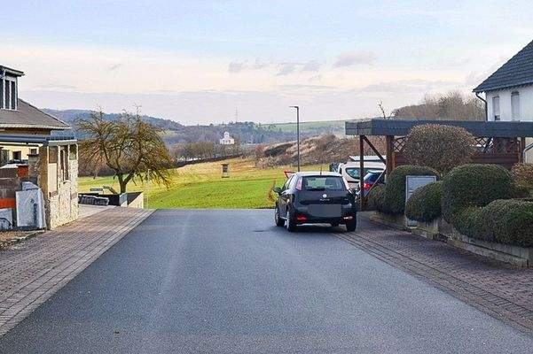 Feldrand in Sichtweite