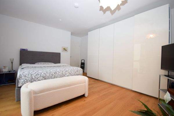 Schlafzimmer Blick zur Tür