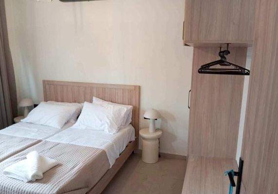 Kreta, Ligides: Großes modernes Haus in der Nähe des Agia-Sees zu verkaufen