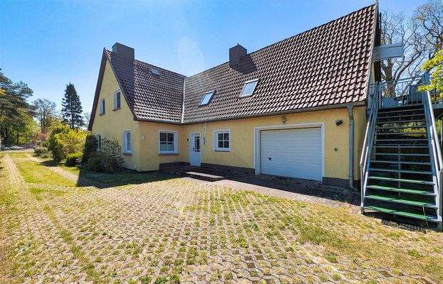 makellos 02 EFH Prerow - Haus mit Auffahrt.jpg