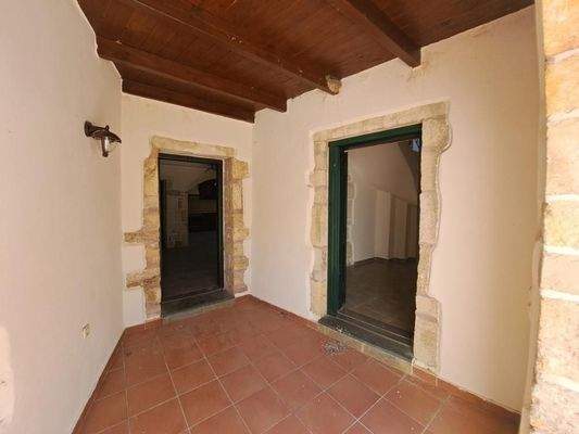 Kreta, Douliana: Renoviertes Steinhaus mit Pool und Garten zu verkaufen