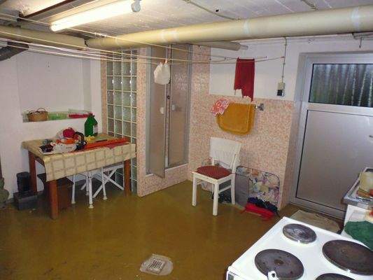 Keller mit Dusche