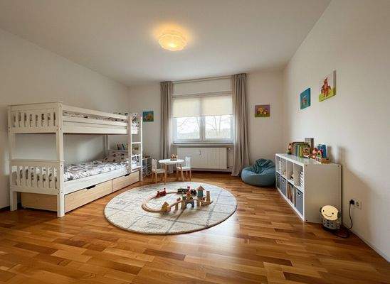 Schlafzimmer rechts KI