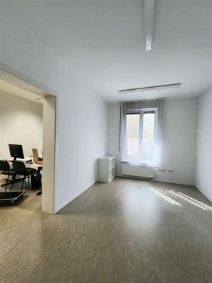 Büro 2 /Durchgang Büro 1