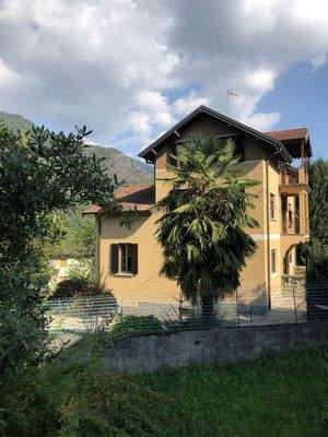 Hauptgebäude: Ansicht von Nordwesten