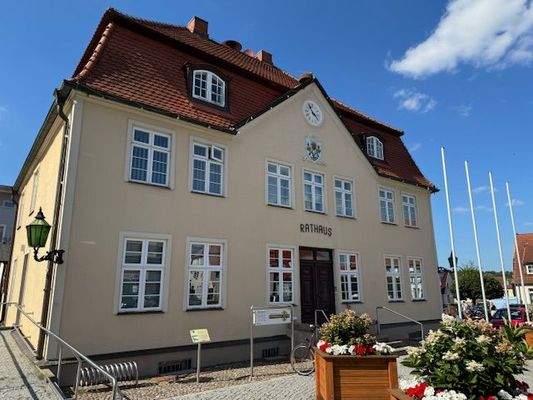 Rathaus der Stadt.jpg