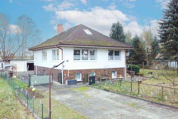 Großzügige Einfahrt