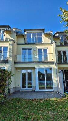 Terrasse mit Gartenfläche.jpg