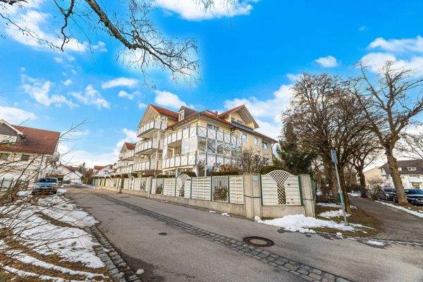 Hausansicht -Terrasse