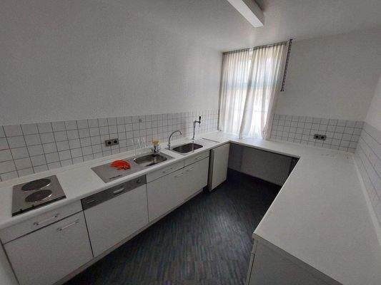 Küche 1/2
