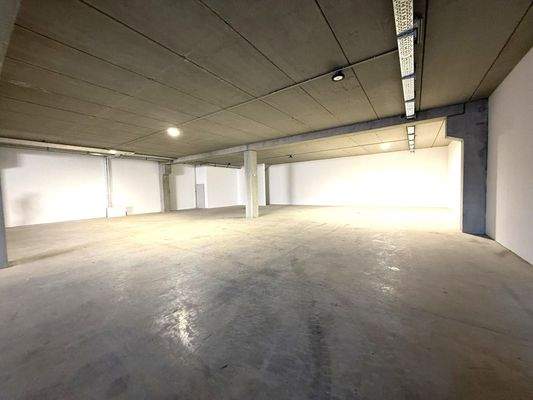 beheizte Produktionshalle mit steuerbaren Heizkreisläufen