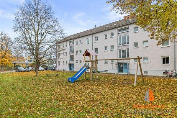 Spielplatz direkt vor der Wohnanlage